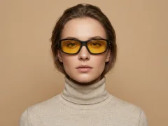 BS0205-0056_Black_Rectangular_TR90_Sunglasses-tryon_female