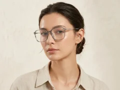 BS0218-0280_Green_Rectangular_Titanium_Glasses_corner-tryon_female