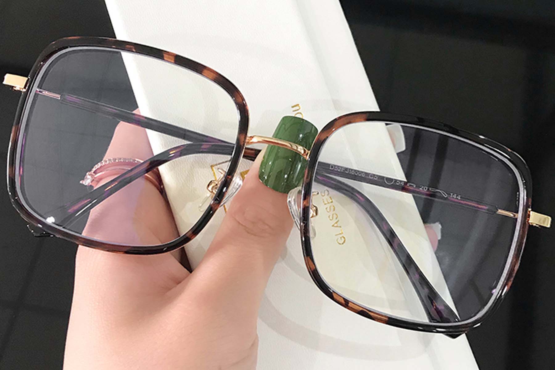 BS0406-0046_Tortoiseshell_Rectangular_TR90_Glasses_front