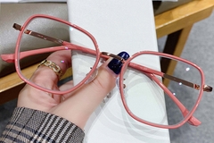 BS0406-0065_Pink_Rectangular_Metal_Glasses_front