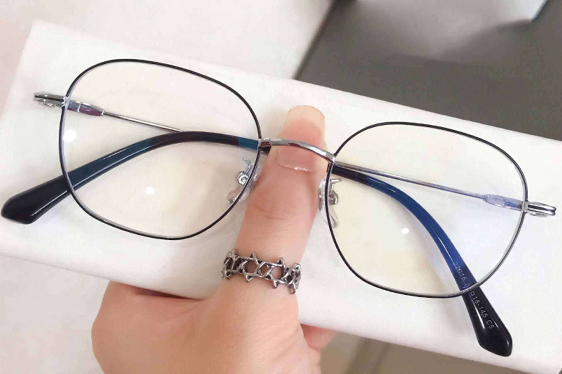 BS0406-0077_Black_Oval_Metal_Glasses_front