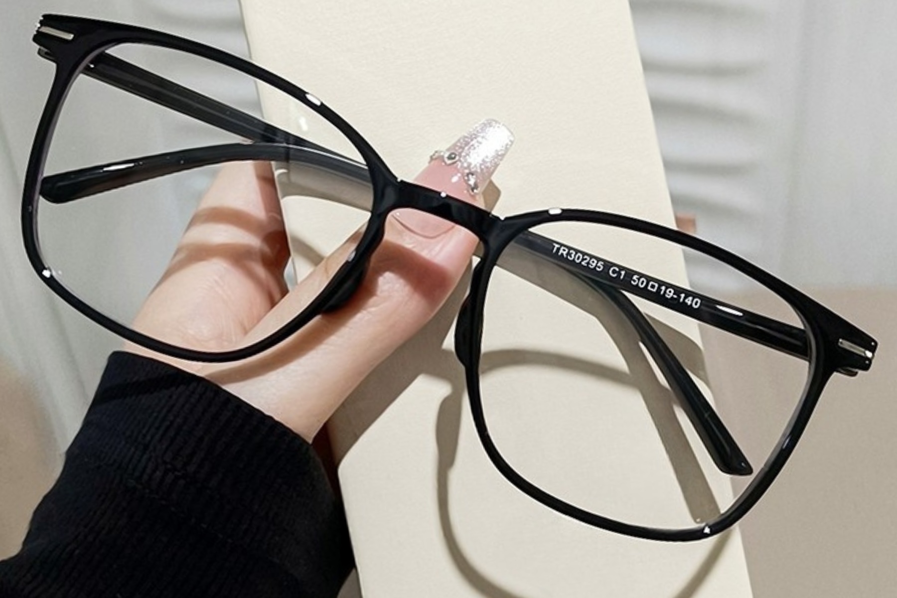 BS0406-0133_Black_Oval_TR90_Glasses_front