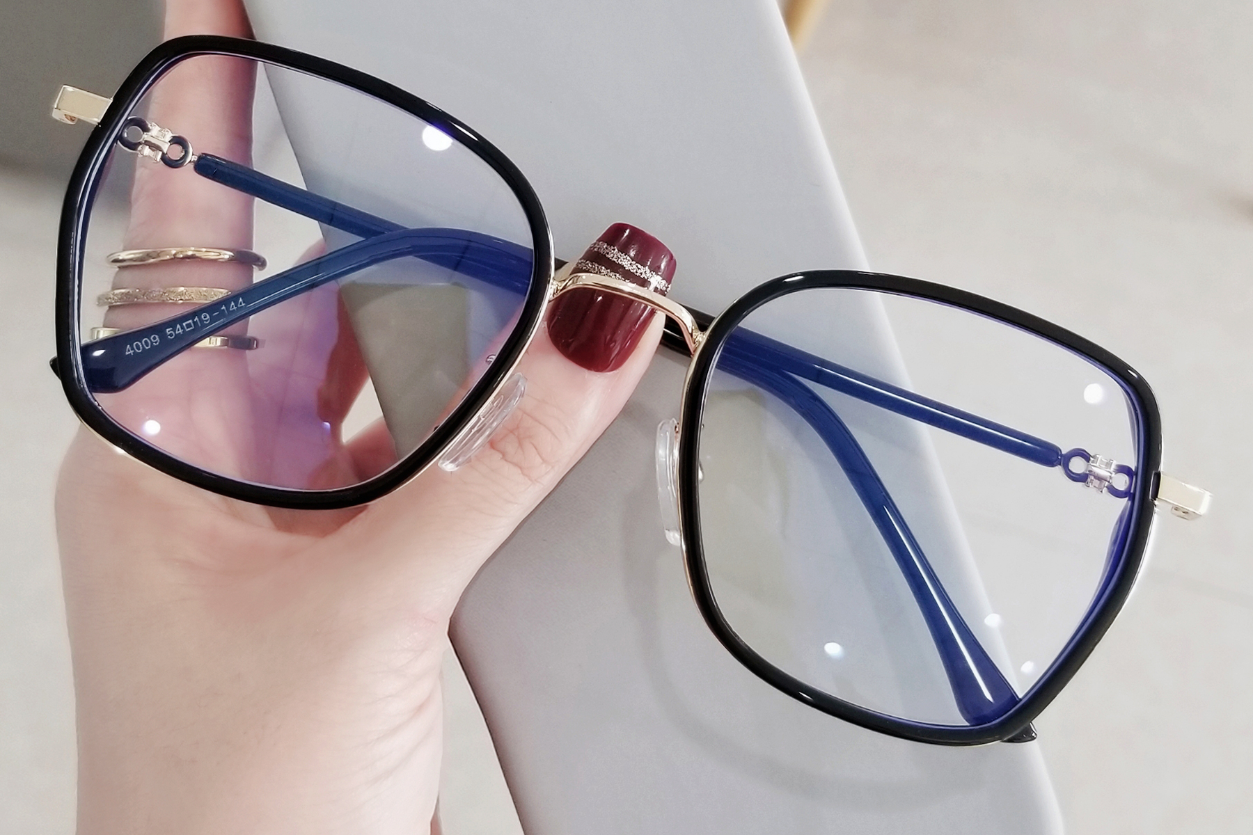 BS0406-0158_Golden_Geometric_Metal_Glasses_front