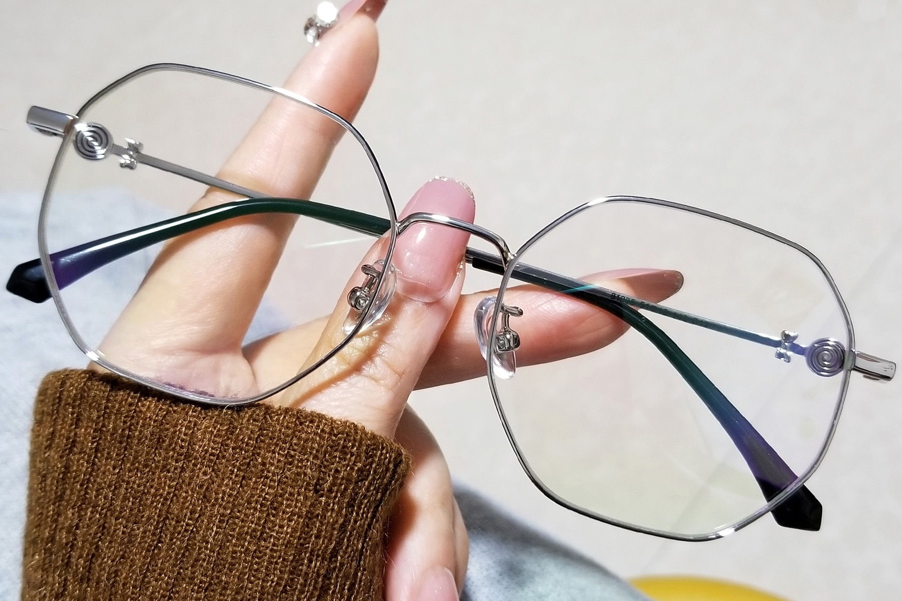 BS0406-0281_Silver_Geometric_Metal_Glasses_front