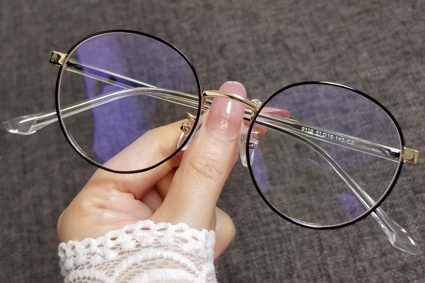 BS0406-0418_Golden_Oval_Metal_Glasses_front