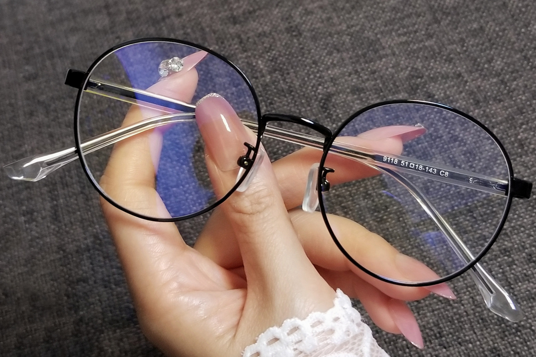 BS0406-0421_Black_Oval_Metal_Glasses_front