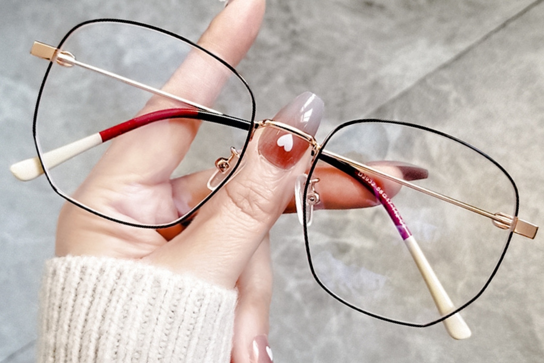 BS0406-0449_Golden_Geometric_Metal_Glasses_front