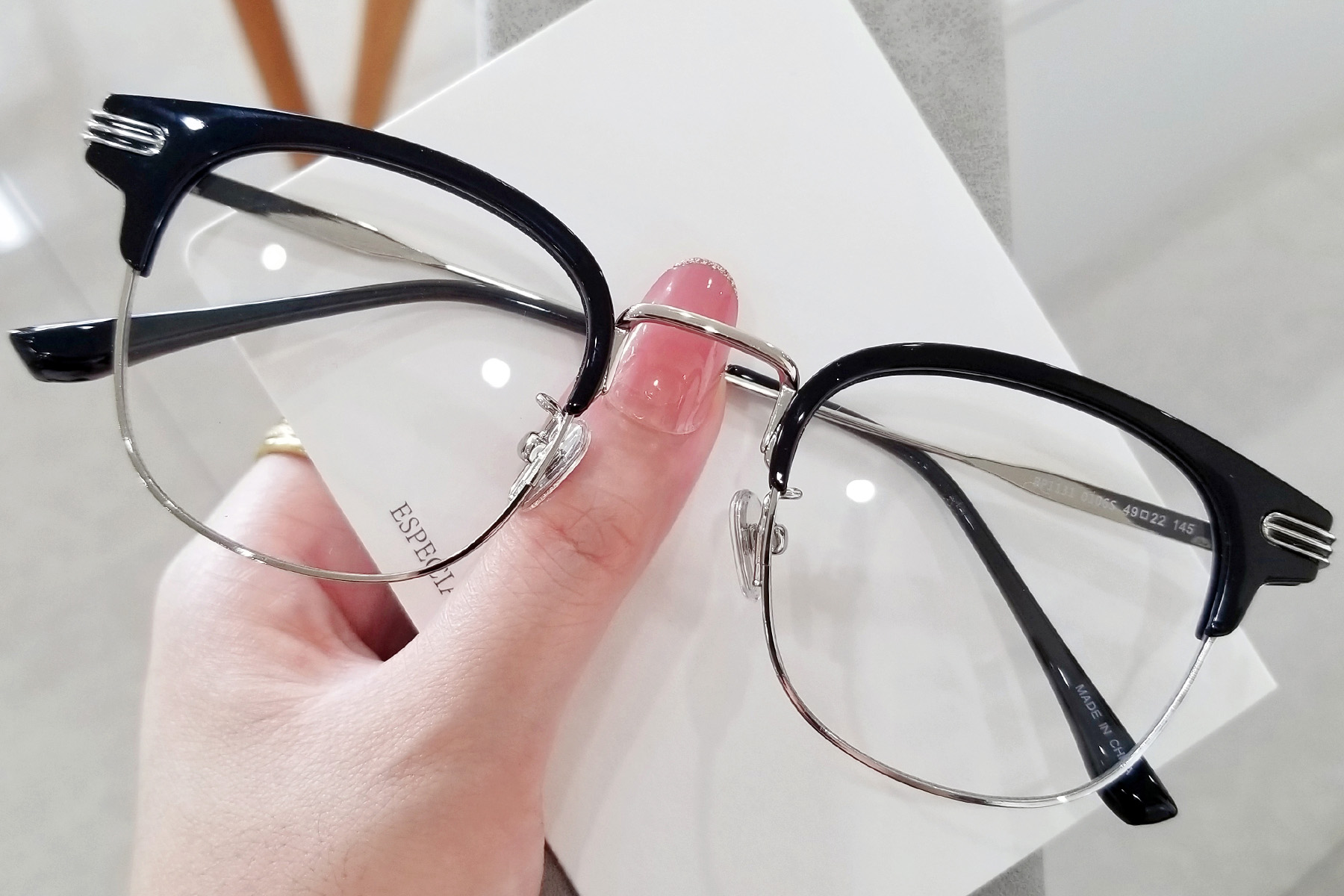 BS0406-0455_Silver_Semi-rimless_TR90_Glasses_front