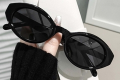 BS0406-0658_Black_Oval_TR90_Sunglasses_front
