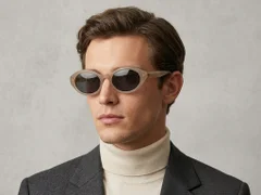 BS0406-0660_Brown_Oval_TR90_Sunglasses-tryon_male