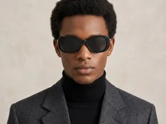BS0406-0667_Black_Oval_TR90_Sunglasses-tryon_male