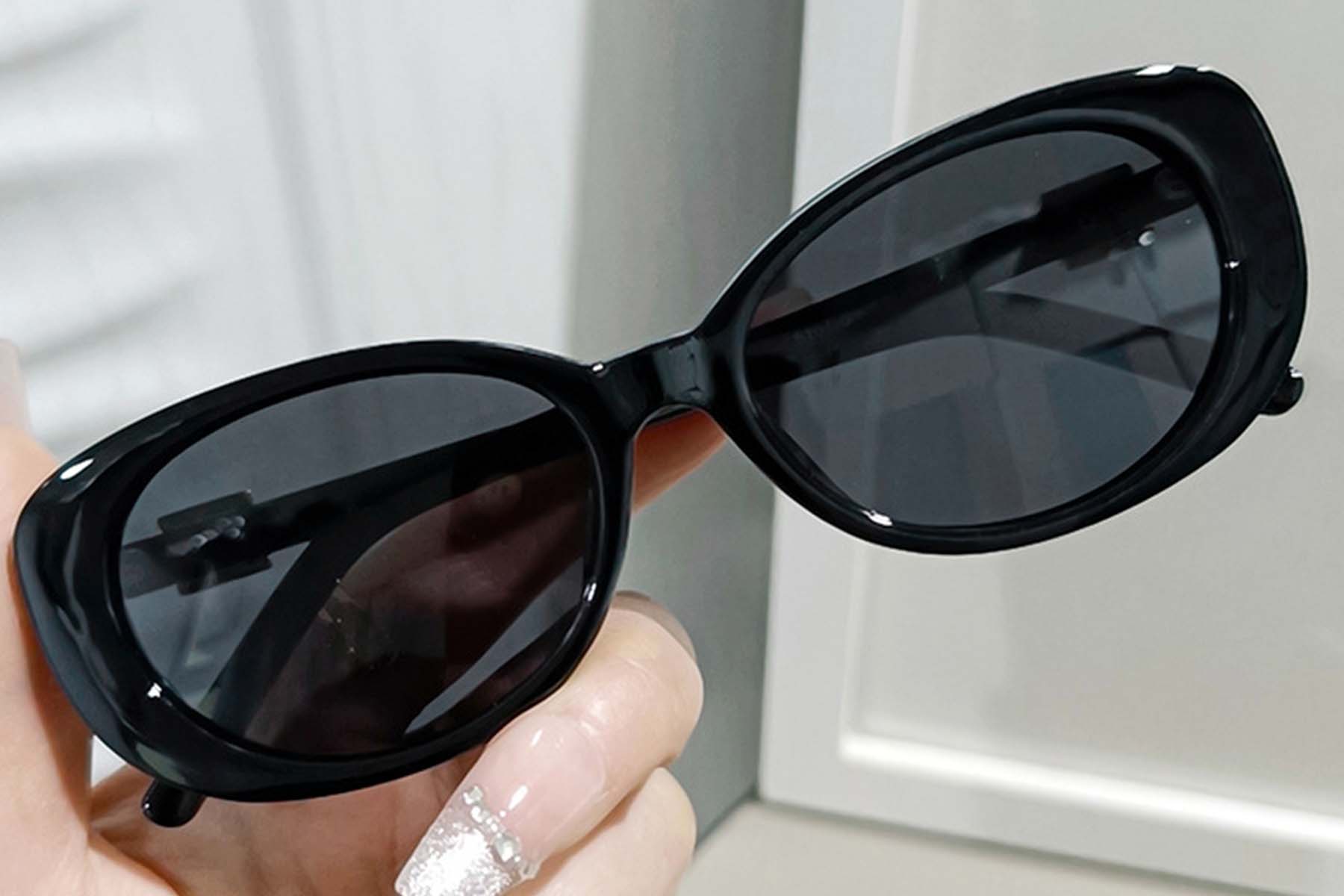 BS0406-0667_Black_Oval_TR90_Sunglasses_front