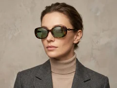 BS0406-0671_Tortoiseshell_Oval_TR90_Sunglasses-tryon_female