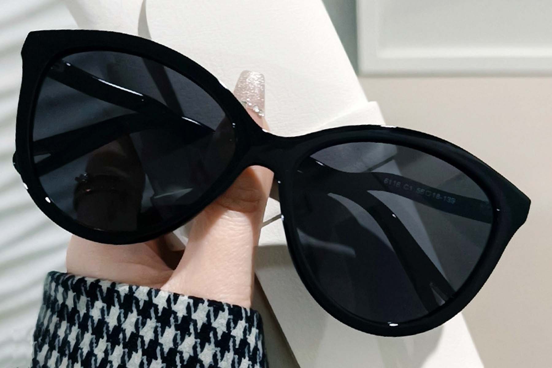 BS0406-0676_Black_Oval_TR90_Sunglasses_front