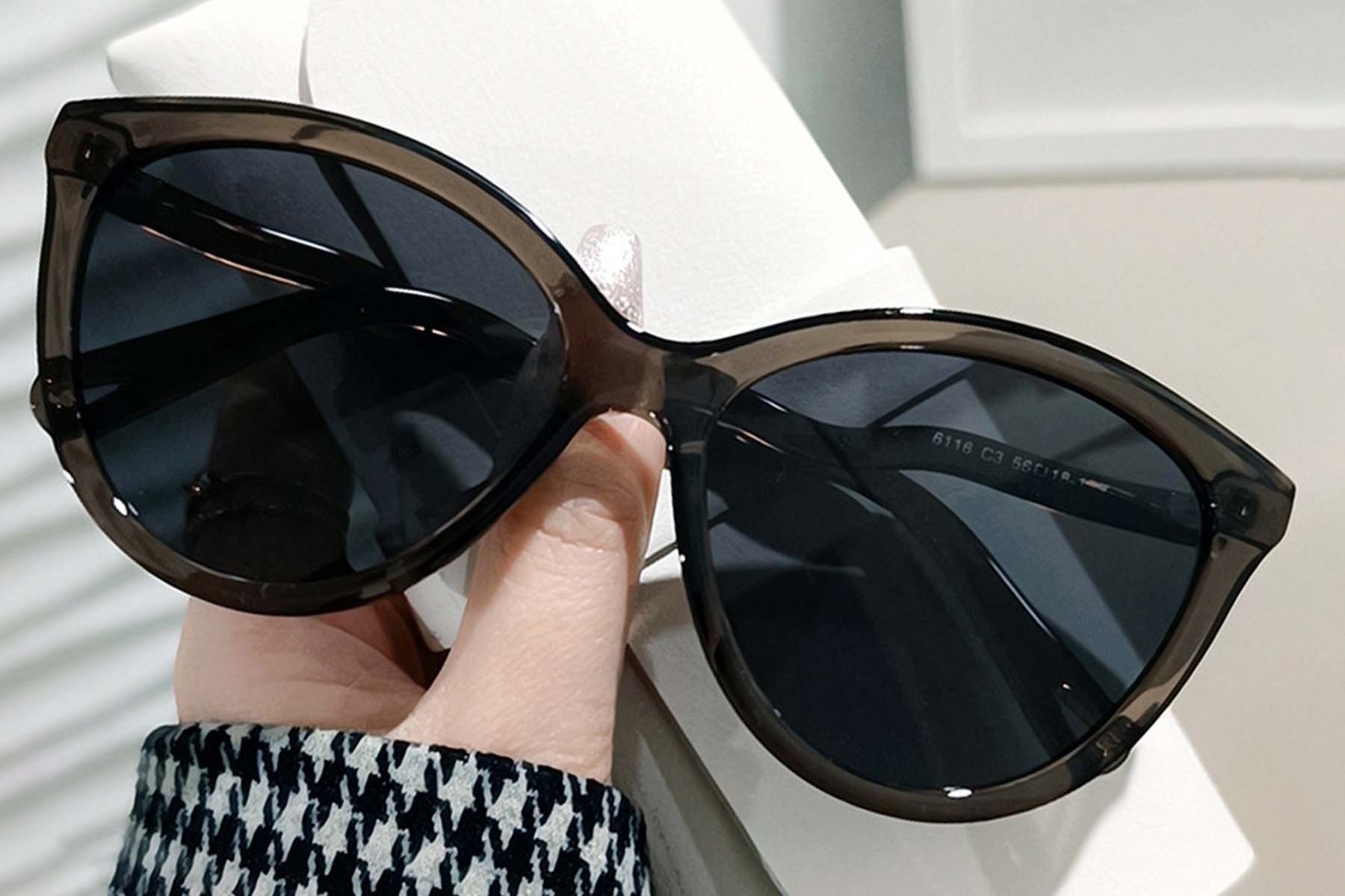 BS0406-0678_Brown_Oval_TR90_Sunglasses_front