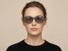 BS0406-0682_Brown_Oval_TR90_Sunglasses-tryon_female
