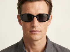BS0406-0691_Black_Oval_TR90_Sunglasses-tryon_male
