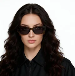 bs0406-0692_green_oval_tr90_sunglasses_model