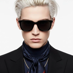 bs0420-0137_black_rectangular_acetate_sunglasses_model