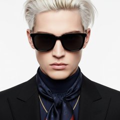 bs0420-0137_black_rectangular_acetate_sunglasses_model