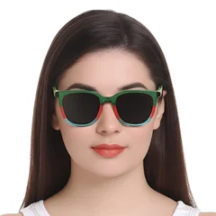 BS0420-0141_Green_Rectangular_Acetate_Sunglasses_model
