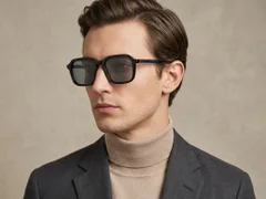 BS0420-0158_Black_Rectangular_Acetate_Sunglasses_corner-tryon_male