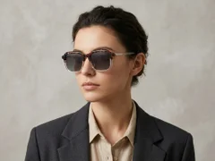 BS0420-0159_Tortoiseshell_Rectangular_Acetate_Sunglasses_corner-tryon_female