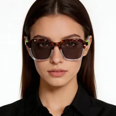 bs0420-0159_tortoiseshell_rectangular_acetate_sunglasses_model
