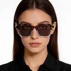 bs0420-0159_tortoiseshell_rectangular_acetate_sunglasses_model