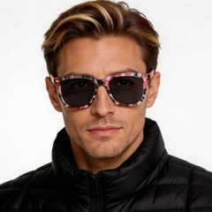 bs0420-0174_pink_rectangular_acetate_sunglasses_model