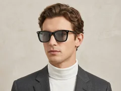 BS0420-0176_Black_Rectangular_Acetate_Sunglasses_corner-tryon_male