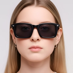 BS0420-0182_Black_Rectangular_Acetate_Sunglasses_model