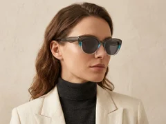 BS0420-0203_Green_Butterfly_Acetate_Sunglasses_corner-tryon_female