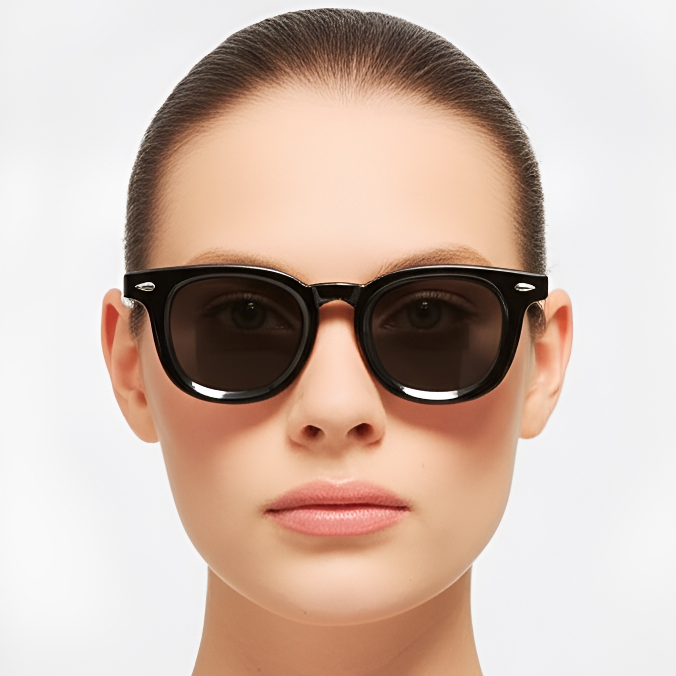 BS0420-0227_Black_Round_Acetate_Sunglasses_model