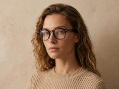 BS0522-0063_Tortoiseshell_Oval_Acetate_Glasses-tryon_female