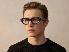 BS0522-0155_Black_Butterfly_Acetate_Glasses_corner-tryon_male