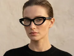 BS0522-0156_Black_Butterfly_Acetate_Glasses_corner-tryon_female
