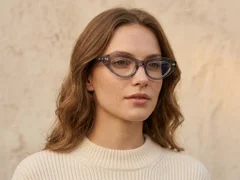 BS0522-0157_Grey_Butterfly_Acetate_Glasses_corner-tryon_female