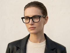 BS0522-0170_Black_Rectangular_Acetate_Glasses_corner-tryon_female