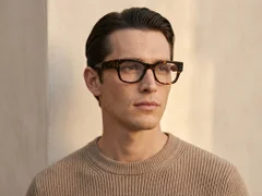 BS0522-0195_Tortoiseshell_Oval_Acetate_Glasses-tryon_male
