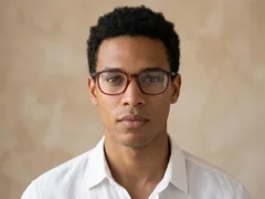 BS0620-0242_Red_Rectangular_TR90_Glasses_corner-tryon_male