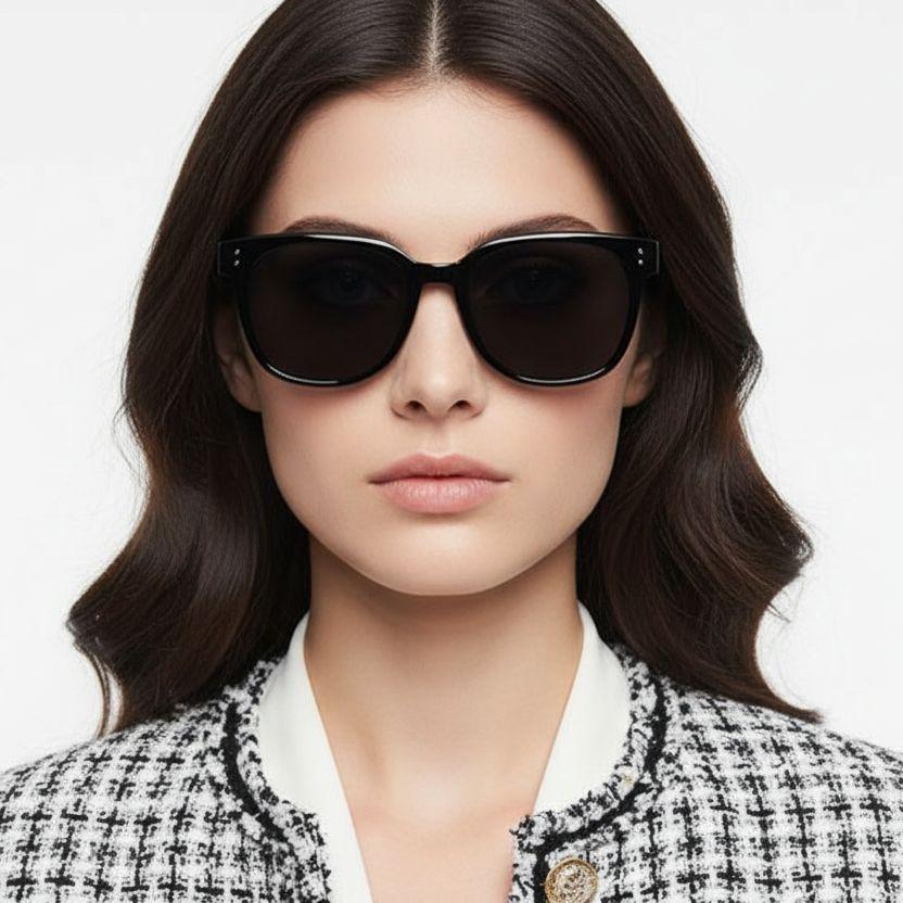 bs0824-0001_black_oval_tr90_sunglasses_model