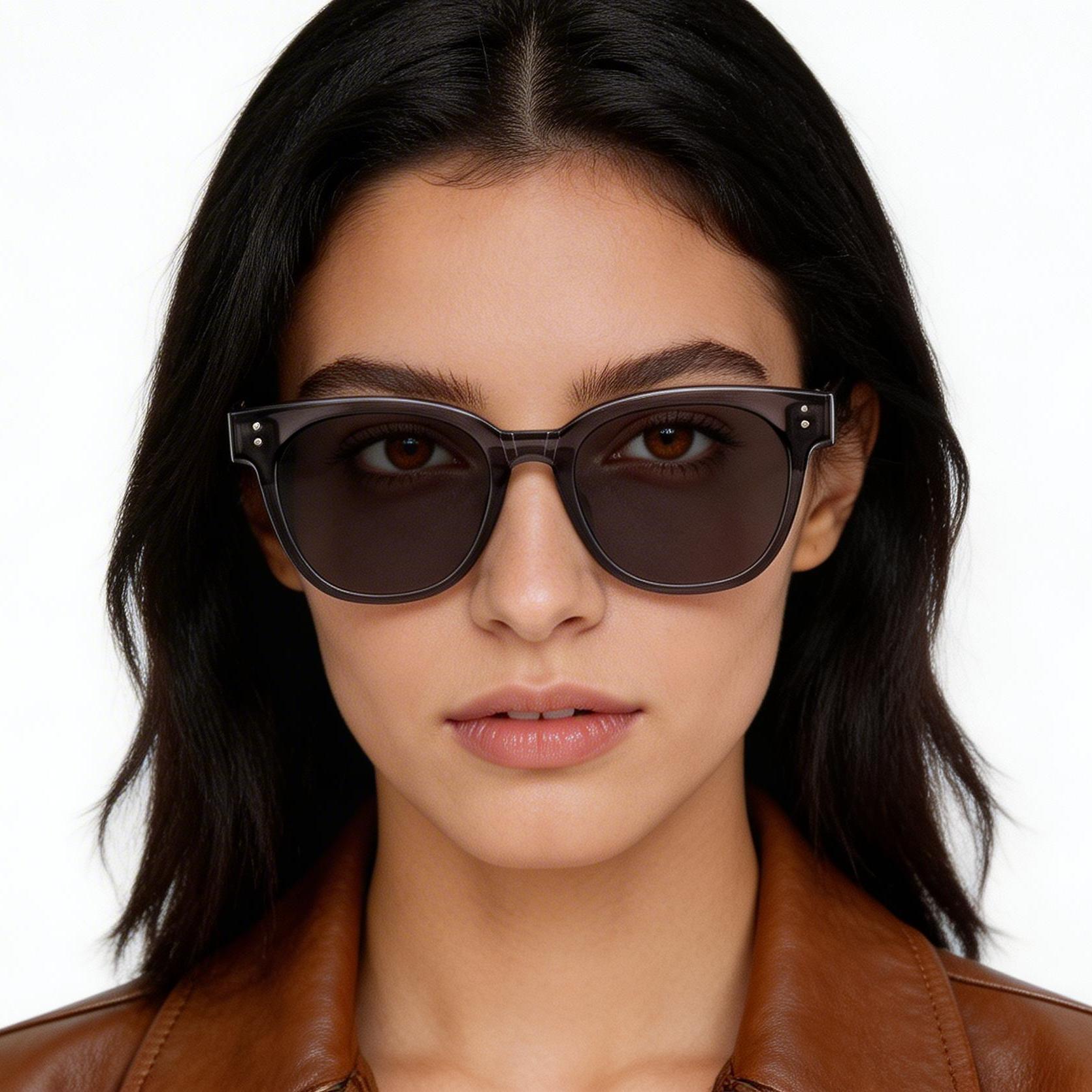 bs0824-0003_purple_oval_tr90_sunglasses_model