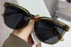 BS0824-0004_Green_Oval_TR90_Sunglasses_front