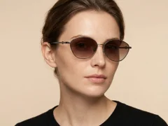 BS0824-0007_Silver_Oval_Metal_Sunglasses-tryon_female
