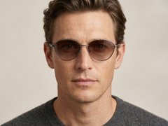 BS0824-0007_Silver_Oval_Metal_Sunglasses-tryon_male