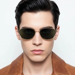 bs0824-0009_golden_oval_metal_sunglasses_model