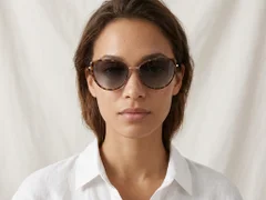 BS0824-0027_Tortoiseshell_Butterfly_TR90_Sunglasses-tryon_female