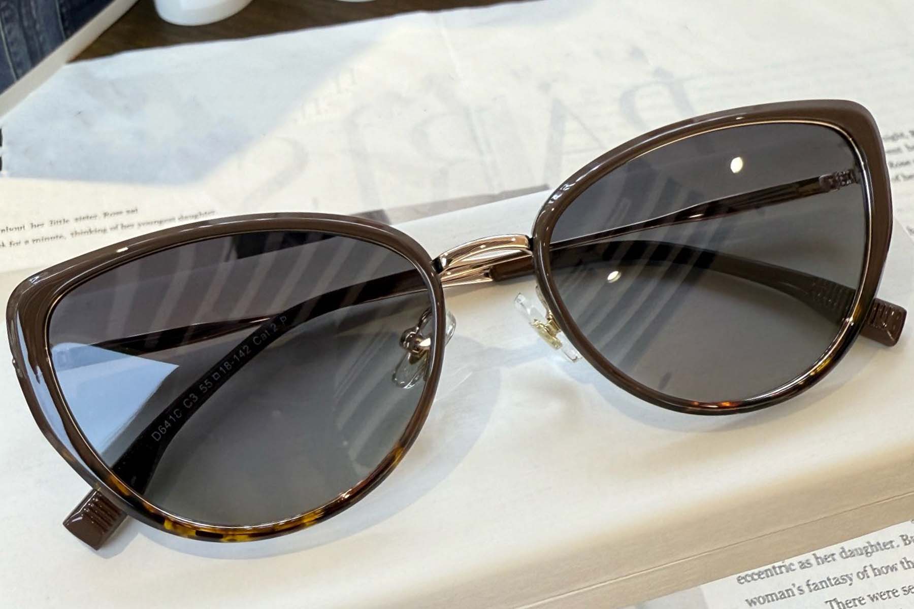 BS0824-0027_Tortoiseshell_Butterfly_TR90_Sunglasses_front