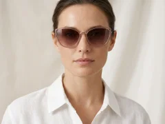 BS0824-0028_Brown_Butterfly_TR90_Sunglasses-tryon_female